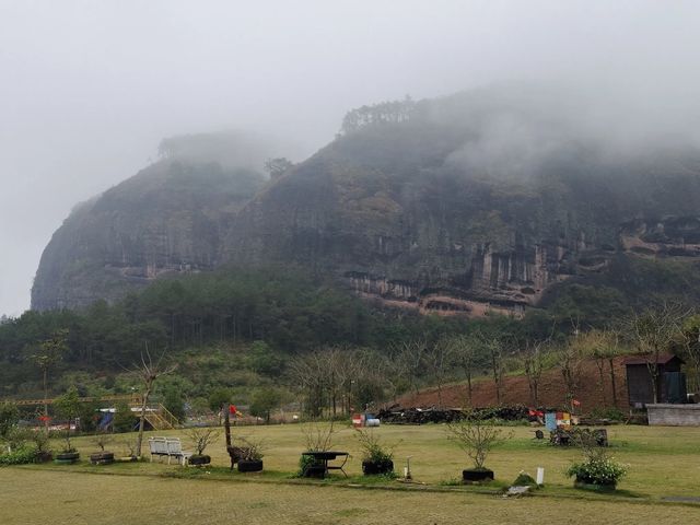 廣西容縣都峤山。