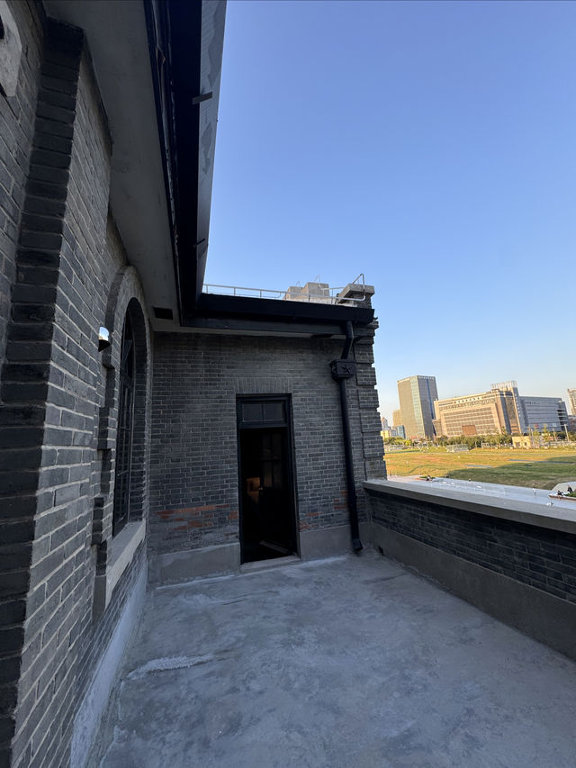 穿越民國，盡享奢華老洋房風情。