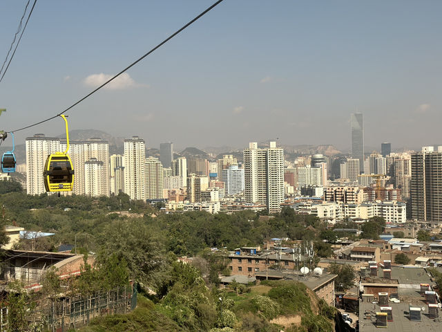 Lanzhou’s Modern Cable Car Trip!