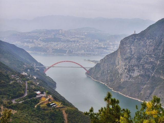 神女景區：可以全免費俯瞰巫峽。