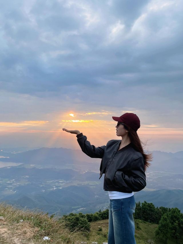 羅定風車山上。