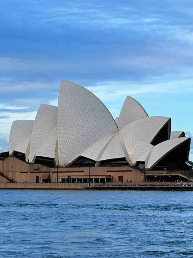 First time in Sydney? Copy this city walk route!