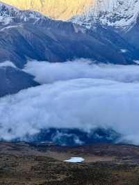 川西的雪山雲海美得令人讚嘆