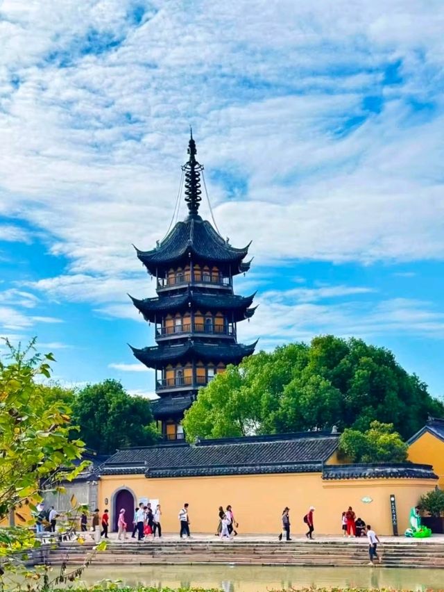 Suzhou's Ancient Town is Amazing 🇨🇳