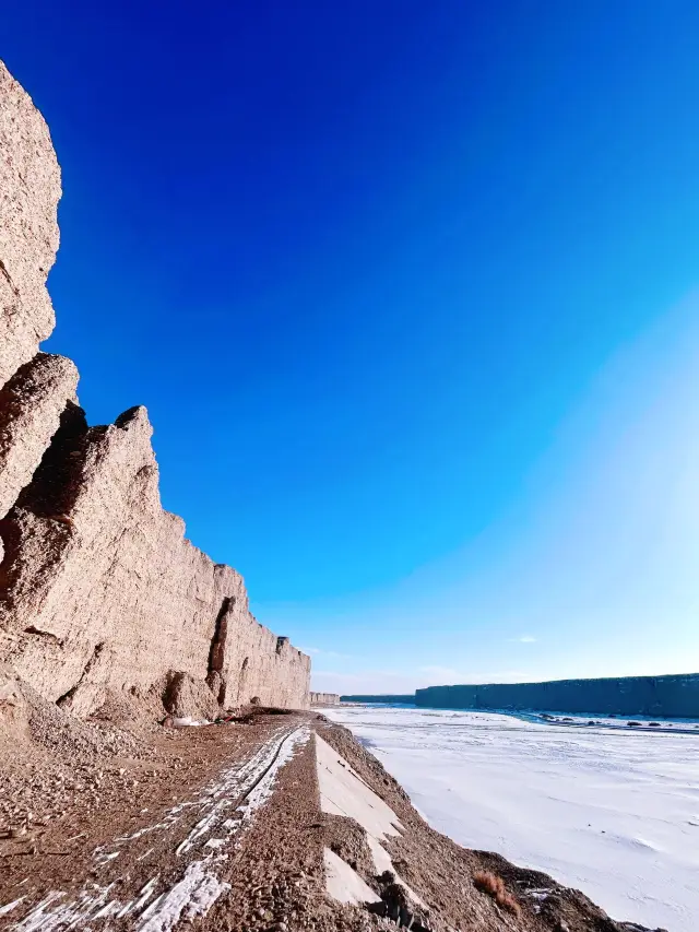 3-Day Mogao Caves & Crescent Moon Spring Itinerary