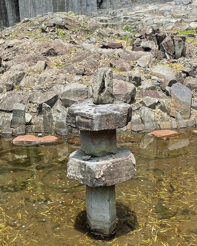 日本豐岡市玄武洞：神秘的自然奇觀