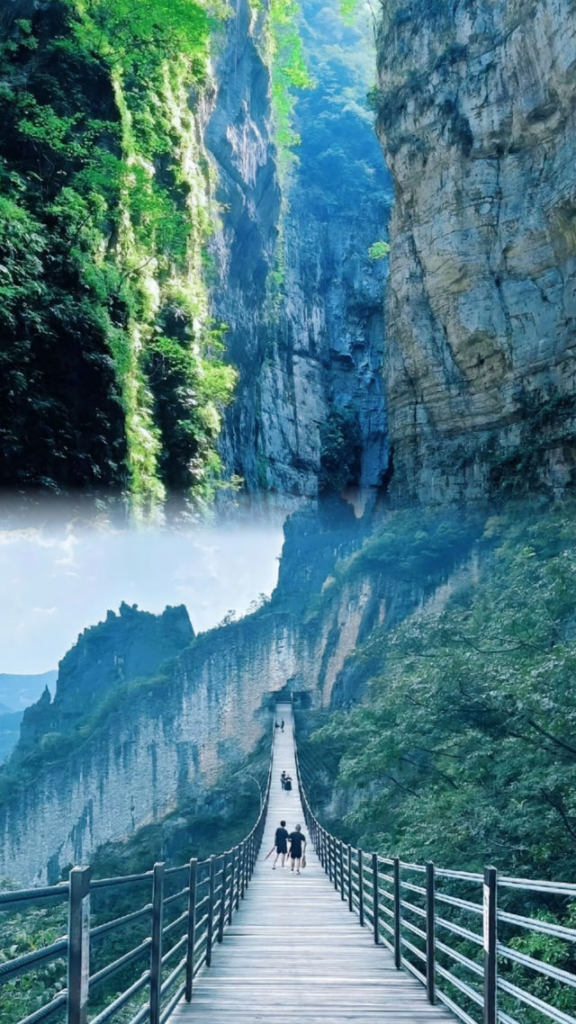 重慶消暑新地標，闖入涪陵大裂谷的隱秘清