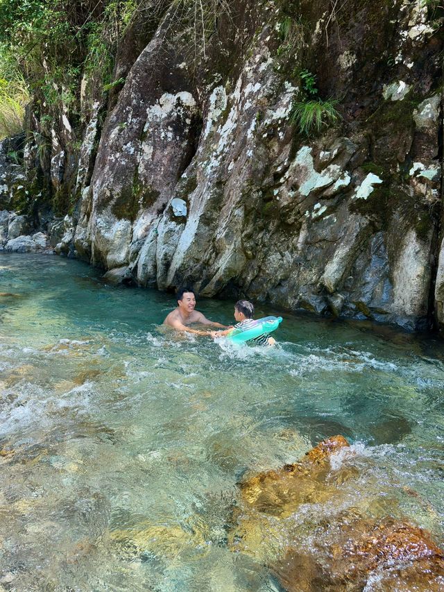夏日山早村消暑玩水全攻略 | 承包你成個夏天嘅清涼！ 目的地亮點 溫州山早村，藏喺浙南群山