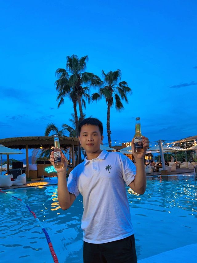三亞可以浸喺泳池度睇最美晚霞嘅海景餐廳