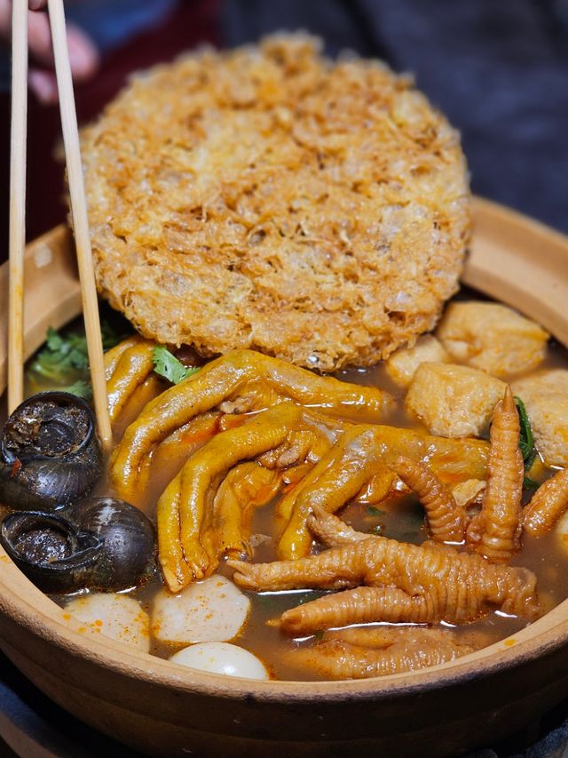 城中村挖到寶！市井氣息裡感受嗦粉嘅快樂同朋友食宵夜