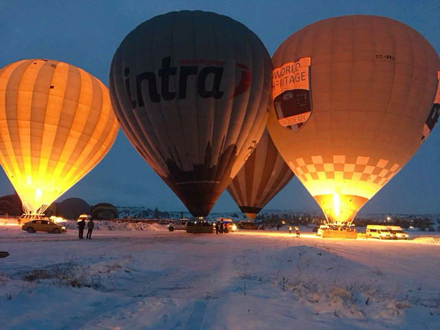 Cappadocia熱氣球全攻略：在月球表面邂逅日出