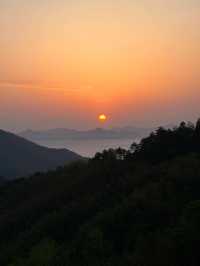 躲進杭州山野，在草塗溫泉美宿泡進雲端裡