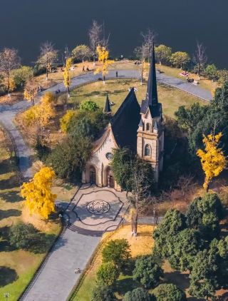 "Encounter Chengdu's 'Little Europe': Nanhu Park, a Romantic Poem Through Time" 