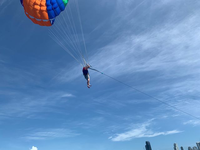 泰國格蘭島必玩攻略|浮潛+摩托艇+降落傘嗨翻天! 泰國格蘭島必玩攻略|浮潛+摩托艇+降落傘嗨翻天!