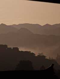 千戶苗寨住山野民宿真的太爽了