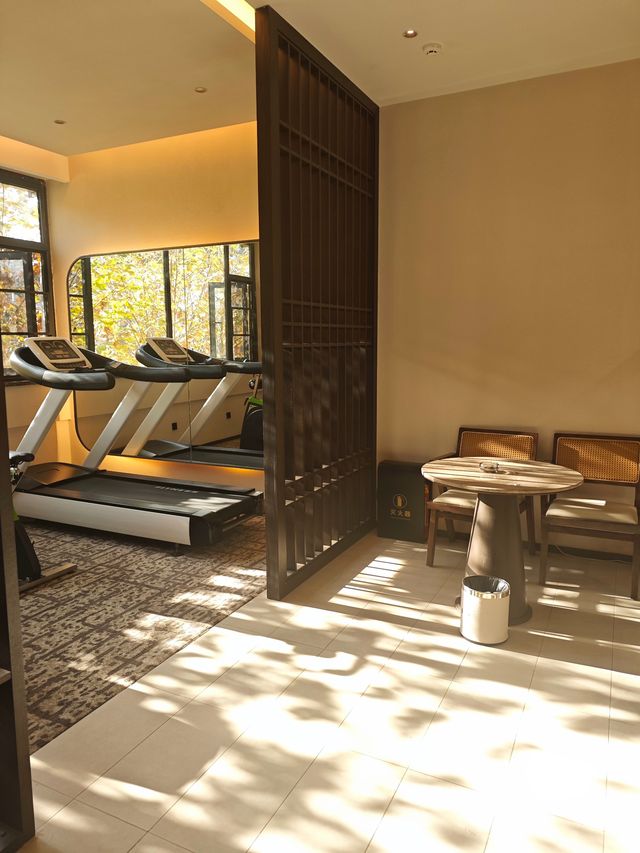 富源初印象:一座藏在滇東的安逸小城 清溪路上的旅途酒店,是我在曲靖富源偶遇的第一縷溫柔。前台 富源初印象:一座藏在滇東的安逸小城 清溪路上的旅途酒店,是我在曲靖富源偶遇的第一縷溫柔。前台