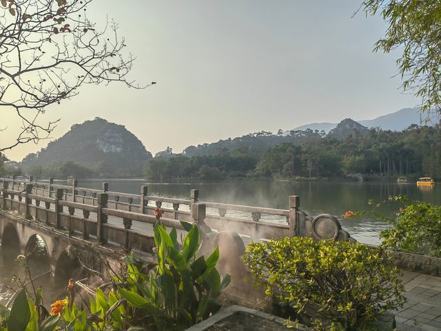 肇慶七星岩|闖入仙氣縈繞的山水畫卷紅蓮橋噴霧封神! 在嶺南也能看「小桂林」!七星岩的喀斯特地貌+ 肇慶七星岩|闖入仙氣縈繞的山水畫卷紅蓮橋噴霧封神! 在嶺南也能看「小桂林」!七星岩的喀斯特地貌+