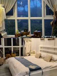 住進廬山雲霧裡!這家民宿把山景焊在窗外