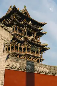 今天只想坐在飛雲樓這面牆下曬太陽