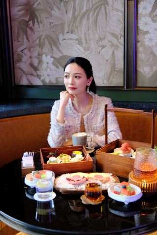 ชายามบ่ายที่ Expo Riverside View Bar: สัมผัสรสชาติแห่งฤดูใบไม้ผลิ