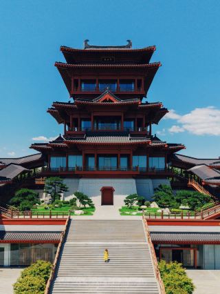Take the subway directly to the Expo Park and capture the world in one day without leaving Chengdu!