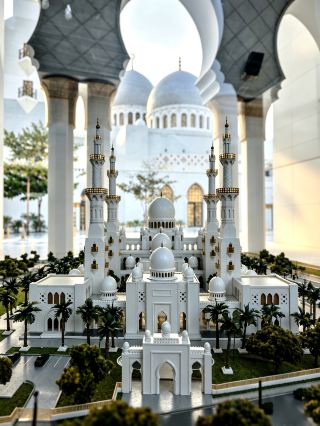 A Replica of the Abu Dhabi Sanctuary: Solo's Pure White Mosque | Sheikh Zayed Grand Mosque