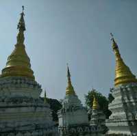 กราบ..เจดีย์ซาว เมืองลำปาง