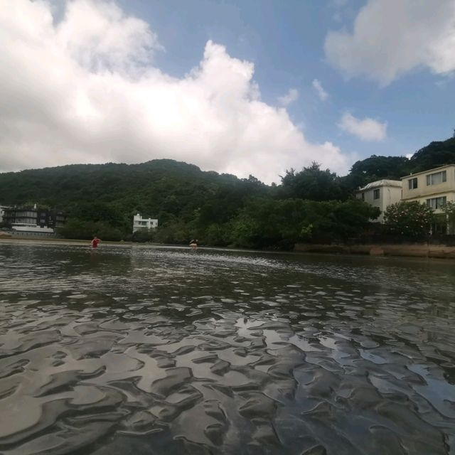 貝澳沙灘摸蜆遊