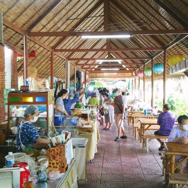 ตลาดน้ำสองคลองวัดตลิ่งชัน