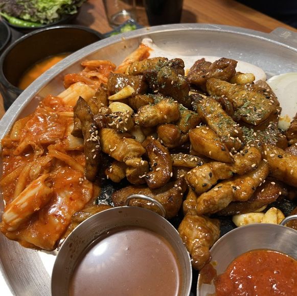 더운 날 고기굽기 싫을 때 딱 좋은 고깃집 완판도!
