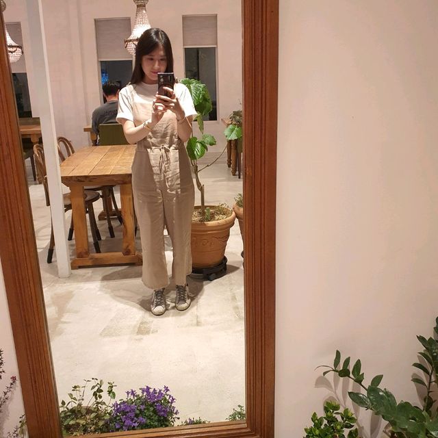 넓은 야외가 있어 아이들과 방문하기 좋은 카페 선비꽃