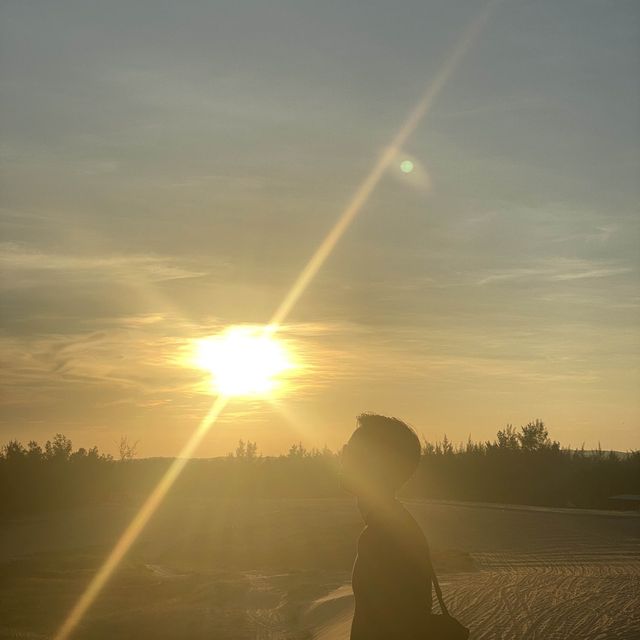 Sunrise, ocean and Sandunes  at Mui Ne