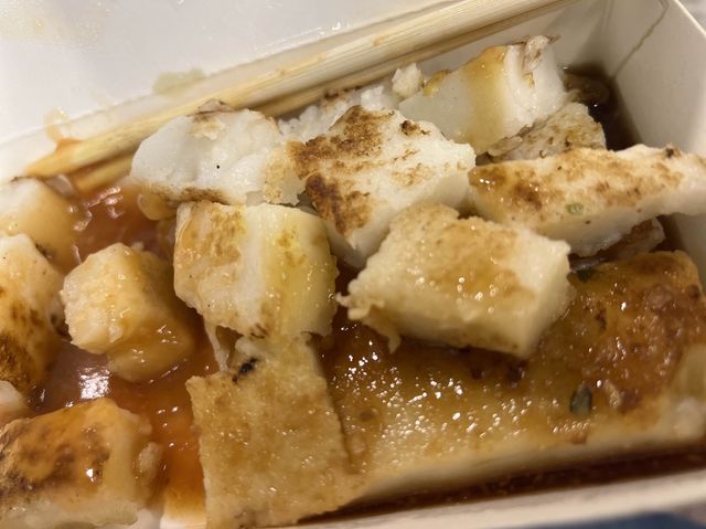西門町熱門小吃，天天利美食坊，招牌蚵仔煎、蘿蔔糕