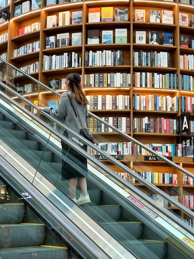 🧸🌞｜首爾打卡景點｜星空圖書館📚