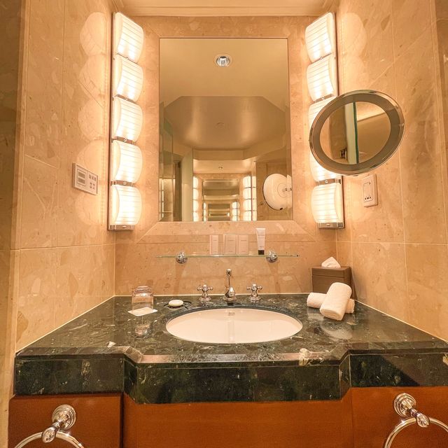 The Peninsula Bangkok โรงแรมริมแม่น้ำเจ้าพระยา