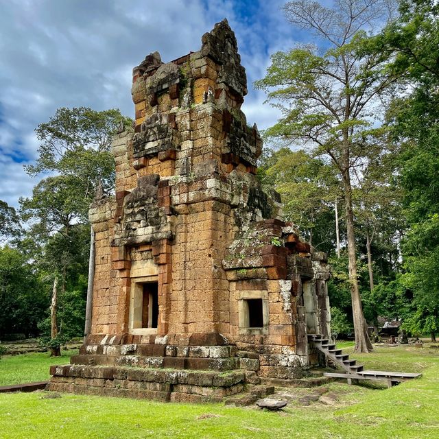 Prasat Suor Prat - the 12 Towers