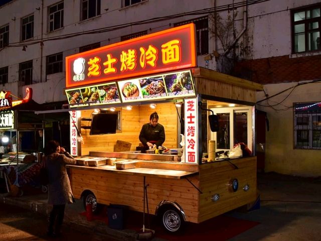 한국인 입맛에 딱맞는 맛난 먹거리가 널려있다. 하얼빈 사대야시장 师大夜市