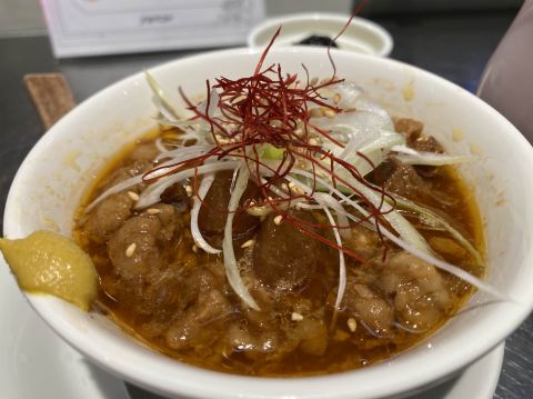 名古屋・錦。ド派手なネオンとメニューで攻める『新世紀酒場