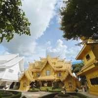 วัดร่องขุ่น ชมความอลังการงานศิลป์ระดับโลก