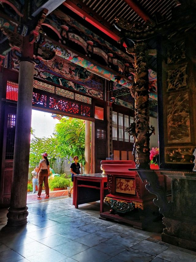 Spectacular Hilltop Buddist temple in Penang