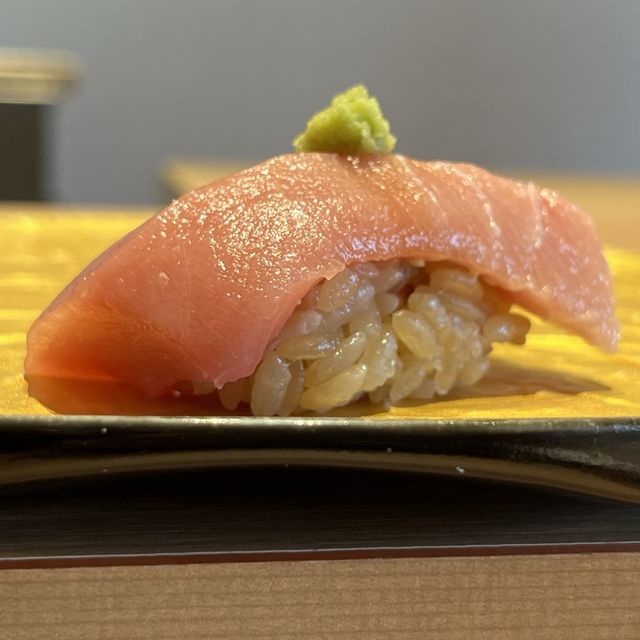【大阪・天王寺】予約困難店の味を楽しめる「鮨さわ田」