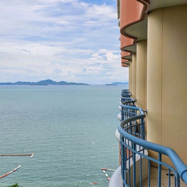 เที่ยวพัทยา เดินเล่นชายหาด ชมพระอาทิตย์ตกดิน