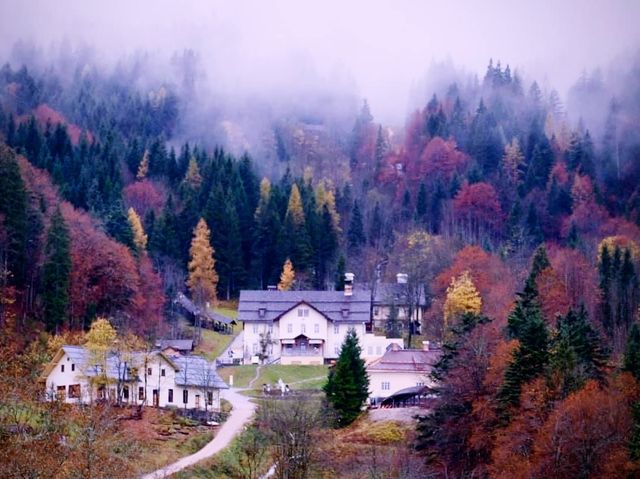 Stunning Autumn in Hallstatt Austria