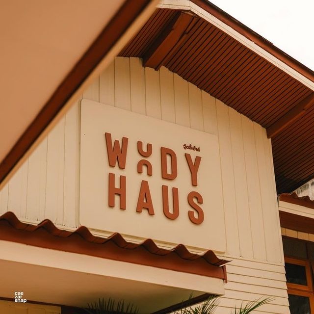 Woody Haus Cafe คาเฟ่บ้านหลังสวยแปดริ้ว