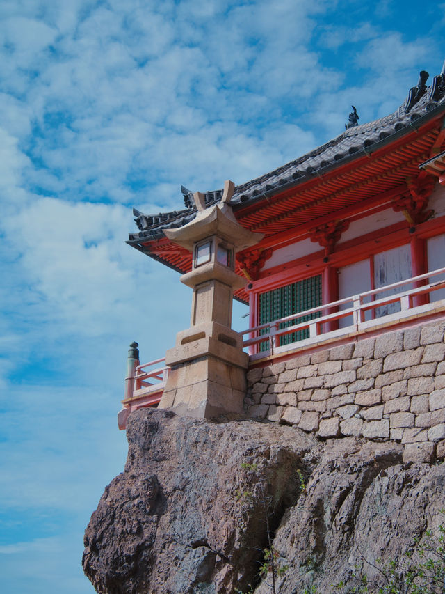 【広島】断崖絶壁に建つ朱色のお堂⛩️