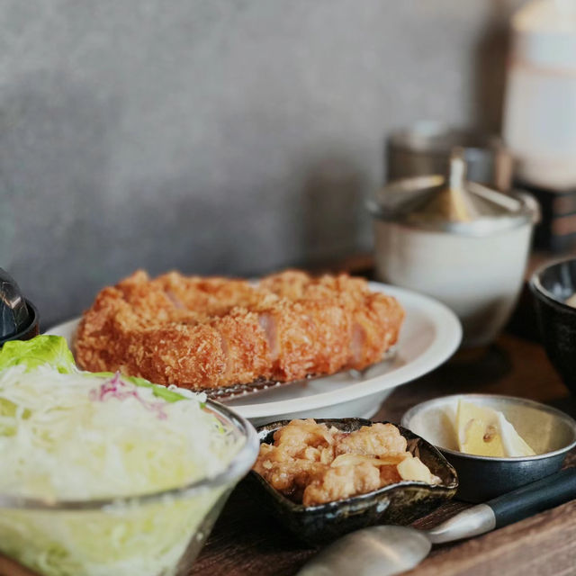 「向日葵咖哩飯炸豬排專賣店，必試咖哩店」