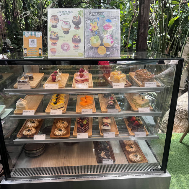 Bahn Suan Sathorn