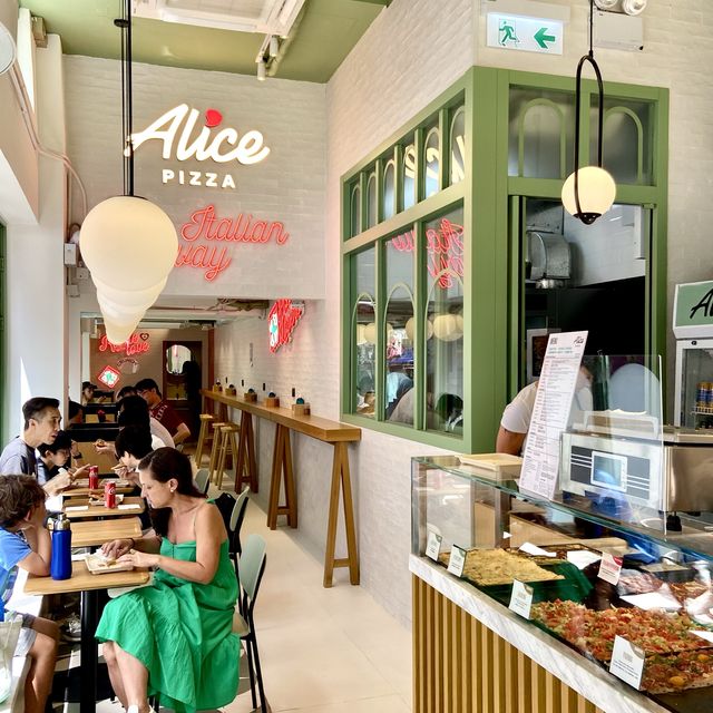 香港·來自義大利的薄餅披薩店Alice Pizza