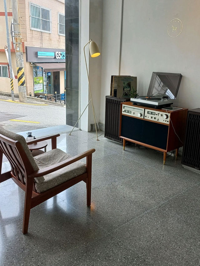 부산 카린 영도 플레이스 통창으로 트인 뷰