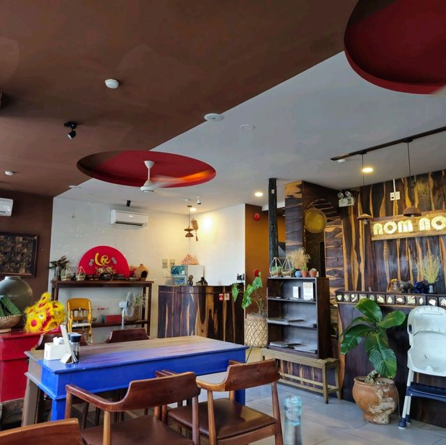 베트남 여행 나트랑 맛집 Nôm Nôm Restaurant & Cafe